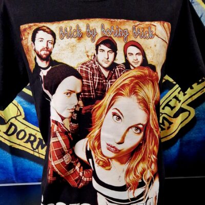 PARAMORE - BRICK BY BORING BRICK T-SHIRT