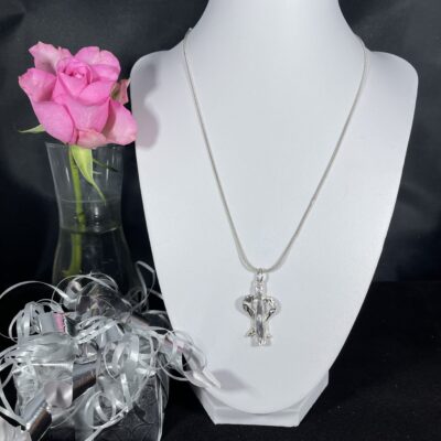 Vacker vakande skyddsängel, Medium